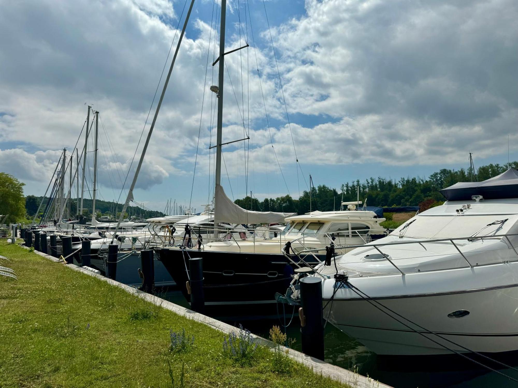 "Am Yachthafen" Apartamento Seedorf  Exterior foto